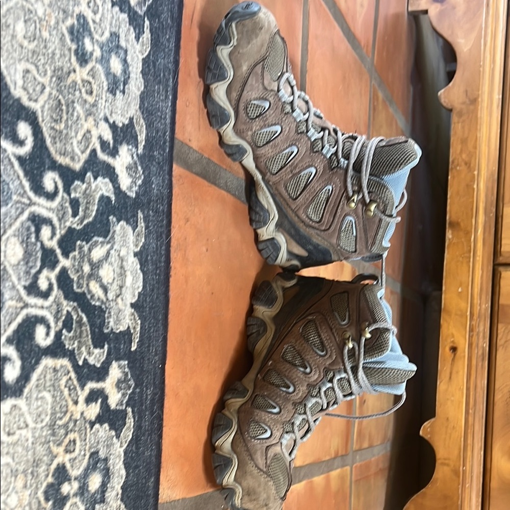 Oboz Women's Brown Hiking Boots - Picture 5 of 5